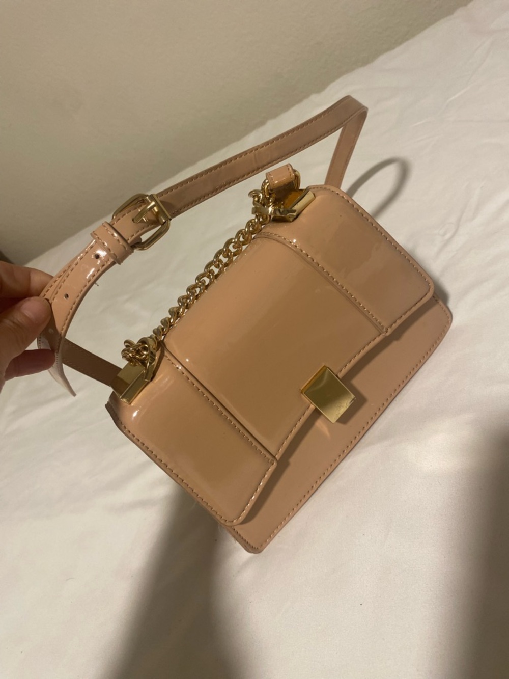 ALDO neutral pink shoulder bag with gold clasp and straps. Perfect spring purse!